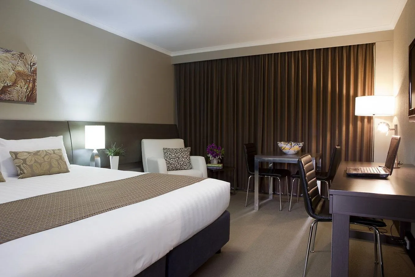**** Hotel Pavilion On Northbourne Canberra Australia